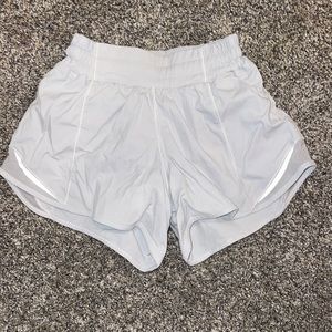 Lululemon Hotty Hot Shorts White Low Rise 2.5 Inch Regular Length
